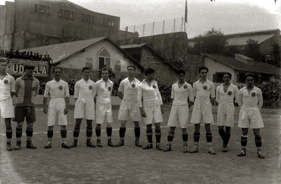Escenas de la final de Campeonato de España en el campo de Atotxa entre los equipos del Real Unión y Real Madrid (1-0) (9 de 18) - Fondo Car-Kutxa Fototeka