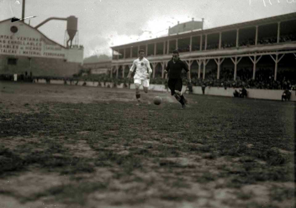 Escenas de la final de Campeonato de España en el campo de Atotxa entre los equipos del Real Unión y Real Madrid (1-0) (13 de 18) - Fondo Car-Kutxa Fototeka