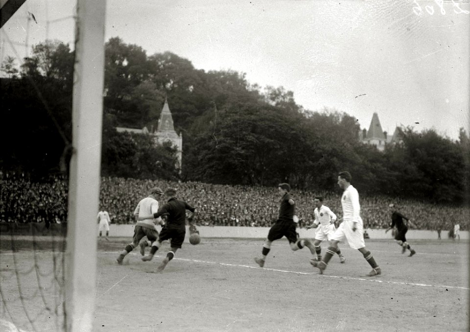 Escenas de la final de Campeonato de España en el campo de Atotxa entre los equipos del Real Unión y Real Madrid (1-0) (17 de 18) - Fondo Car-Kutxa Fototeka