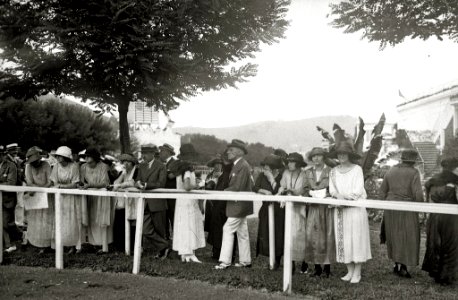 Escenas en el hipódromo de Lasarte (11 de 13) - Fondo Car-Kutxa Fototeka
