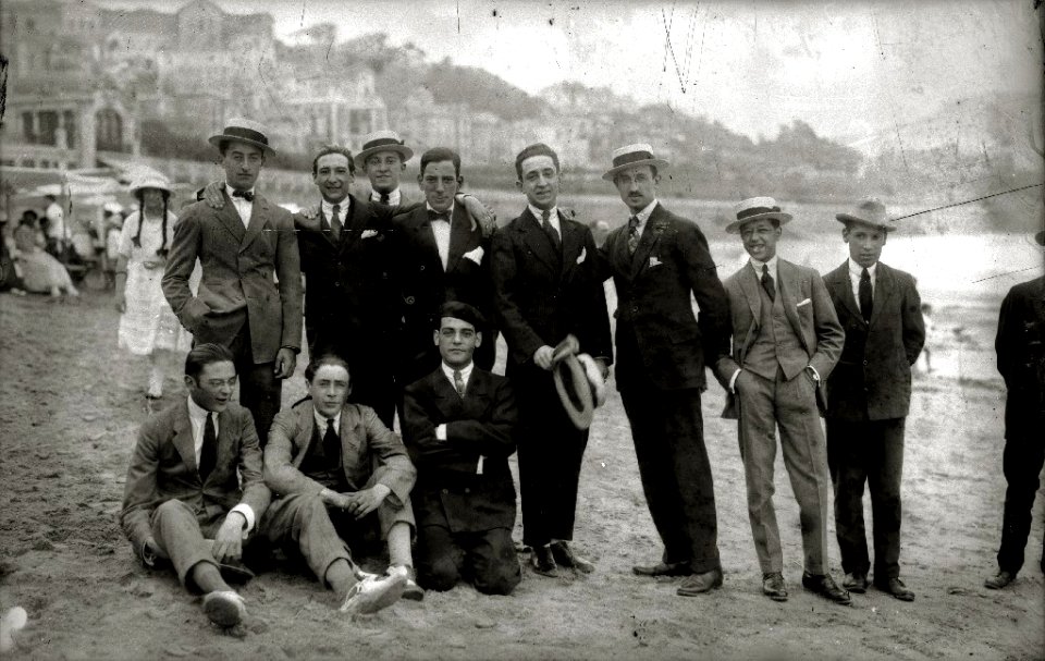 Escenas en la playa de la Concha (48 de 95) - Fondo Car-Kutxa Fototeka
