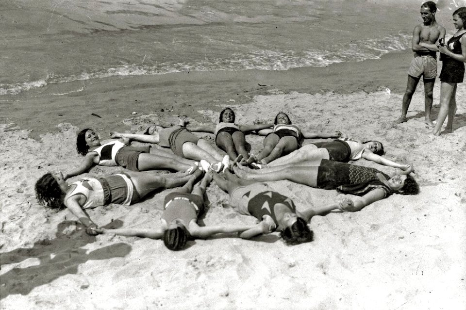 Escenas en la playa de la Concha (89 de 95) - Fondo Car-Kutxa Fototeka