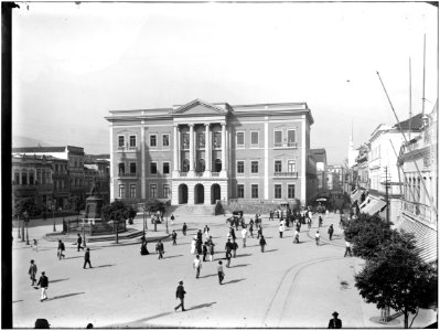 Escola Politécnica e estátua de José Bonifácio - 2