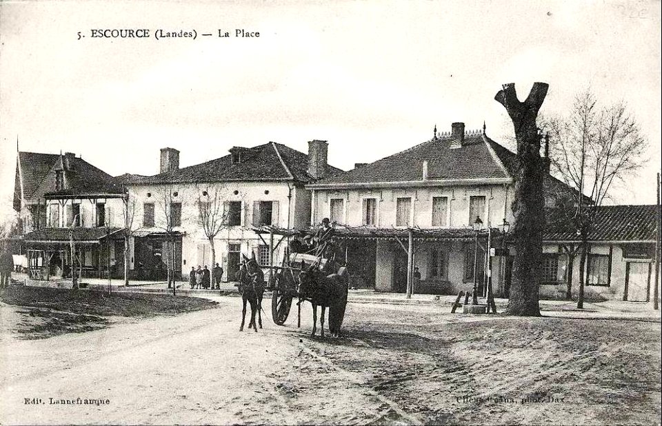 Escource - La Place 2