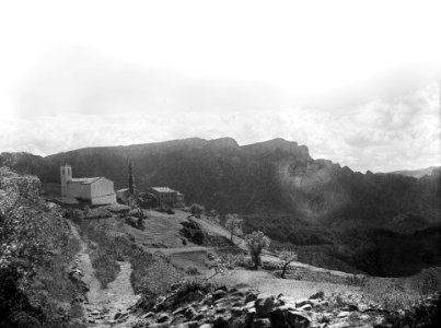Església de Sant Esteve de Sisquer i la muntanya de Busa vistos des del camí de Montcalb (restored)