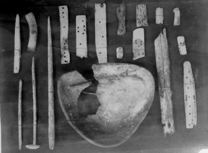 Eskimo Relics found at Cape Band, June 1882, Lady Franklin Bay Expedition (41446659915)