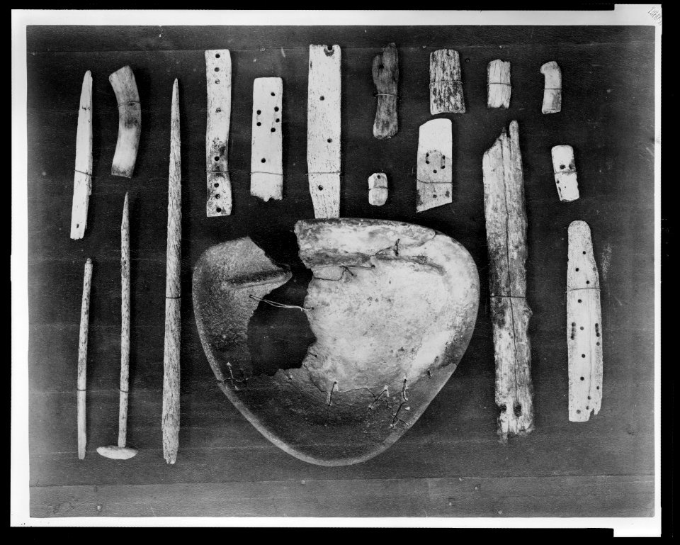 Eskimo relics found at Cape Band LCCN2009634183