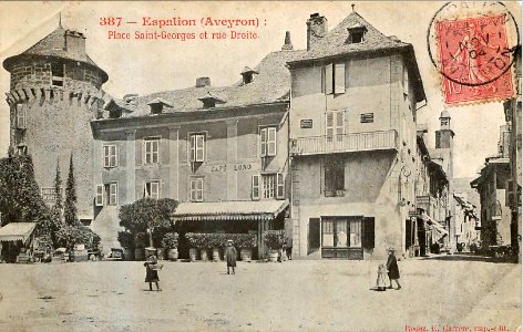 Espalion - Place Saint-Georges 4