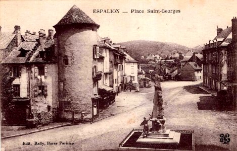 Espalion - Place Saint-Georges 1
