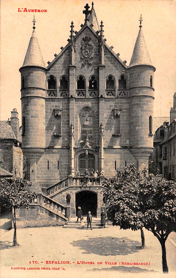 Espalion - Hôtel de Ville 1