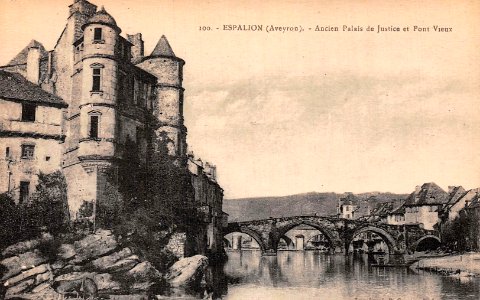 Espalion - Pont Vieux et ancien Palais de Justice 1a
