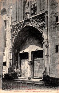 Espalion - Porte de l'ancienne église