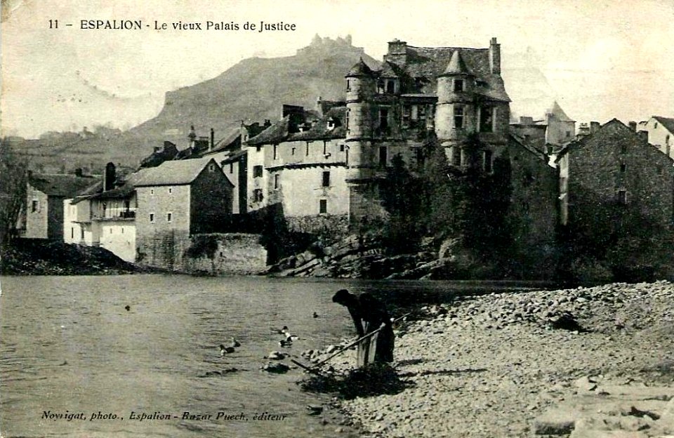 Espalion - Vieux Palais de Justice 1
