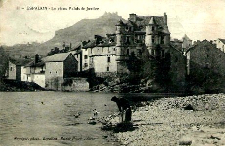 Espalion - Vieux Palais de Justice 1