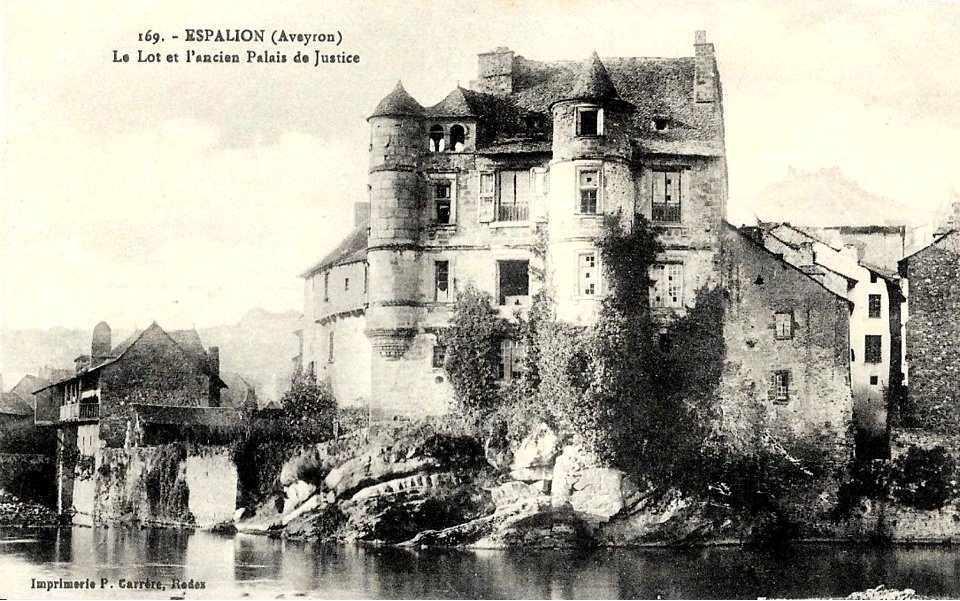 Espalion - Vieux Palais de Justice 5