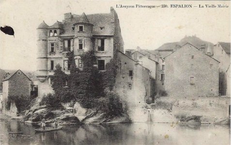 Espalion - Vieux Palais de Justice 6