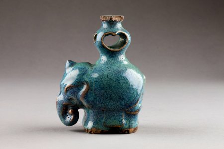 Essenshållare. Guangzhou (Kanton) stengods, 1800-tal - Hallwylska museet - 96224