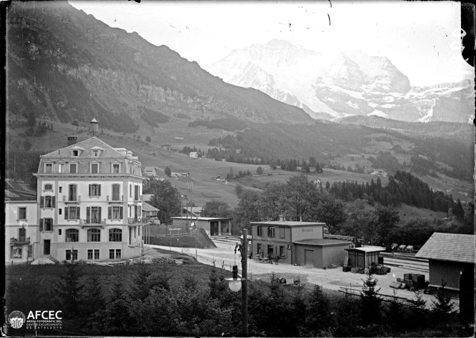 Estació de Wengen amb la Jungfrau al fons