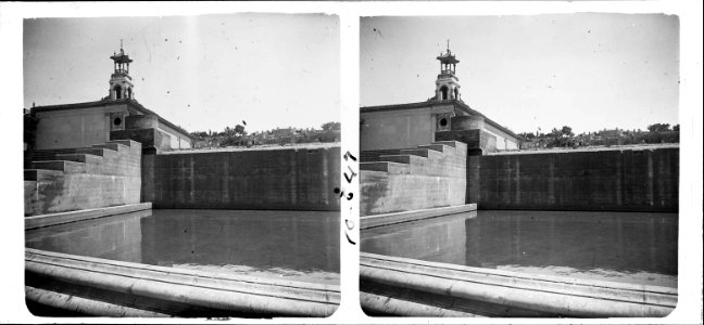 Estanc i templet d ' un palau de Montjuïc