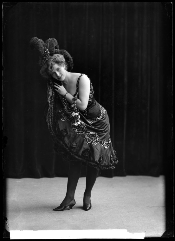 Ester Textorius in Den glada änkan som varietédiva at Djurgårdsteatern 1907 - SMV - GT003