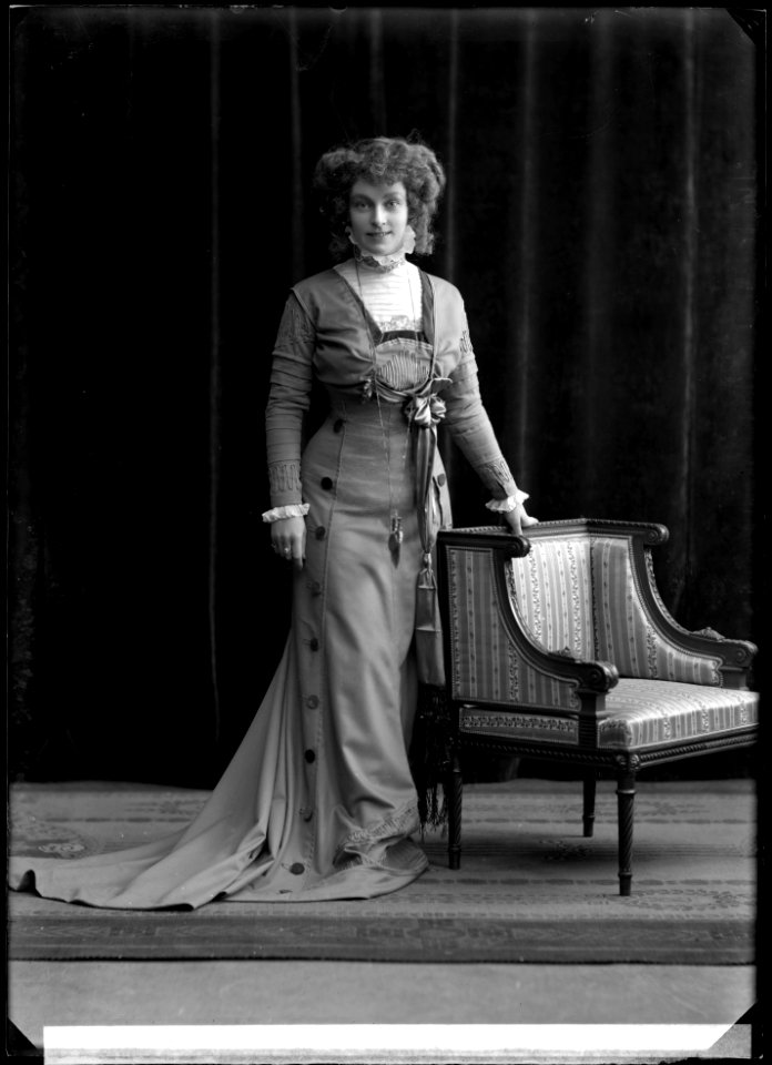 Ester Textorius in Blåa råttan at Södra teatern 1908 - SMV - NT007