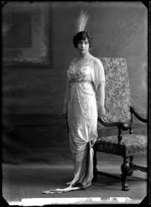 Ester Textorius in Som man är klädd at Vasateatern 1913 - SMV - GT010