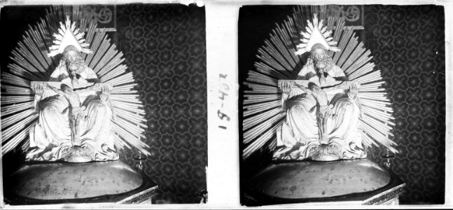 Estàtua a l'interior de l'ermita de la Trinitat