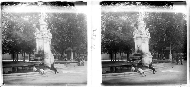 Estàtua d'Apol·lo a una plaça de Madrid