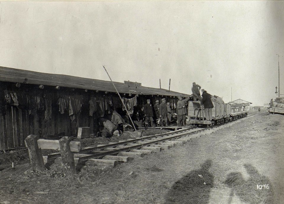 Etappenstationen und Verladebahnhöfe der vierten k.u.k. Armee wahrscheinlich in der Umgebung von Kowel (BildID 15684493)