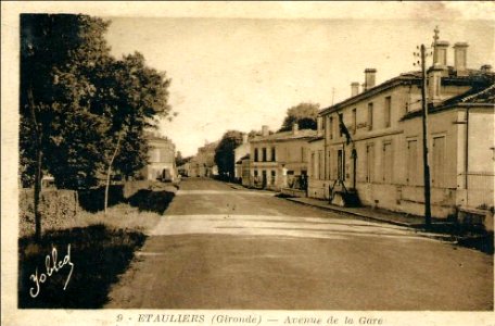 Etauliers - bourg 8