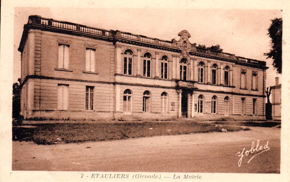 Etauliers - Mairie 1