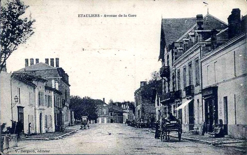 Etauliers - bourg 7