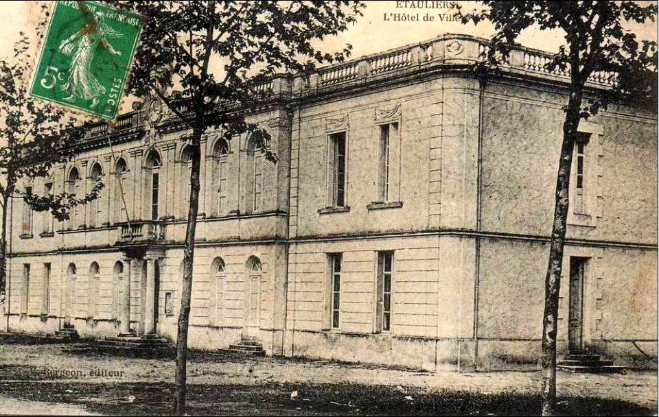 Etauliers - Mairie 2