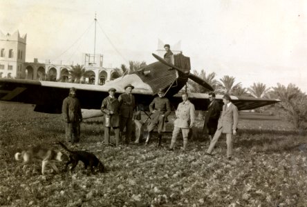 ETH-BIB-A 20 auf Flugplatz von Buschehr-Persienflug 1924-1925-LBS MH02-02-0208-AL-FL