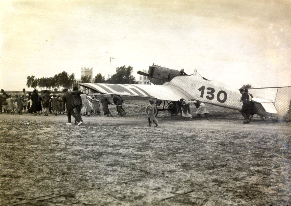 ETH-BIB-A 20 auf Flugplatz von Buschehr-Persienflug 1924-1925-LBS MH02-02-0207-AL-FL