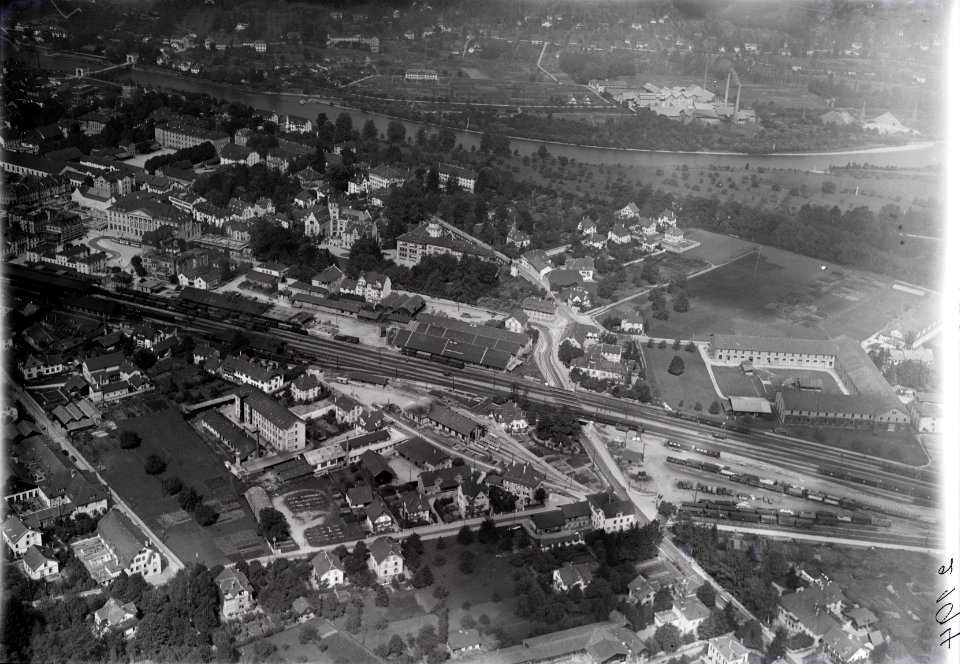 ETH-BIB-Aarau, Bahnhof aus 100 m-Inlandflüge-LBS MH01-002194