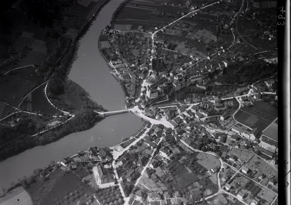 ETH-BIB-Aarburg, Aare v. S. W- aus 500 m-Inlandflüge-LBS MH01-000493