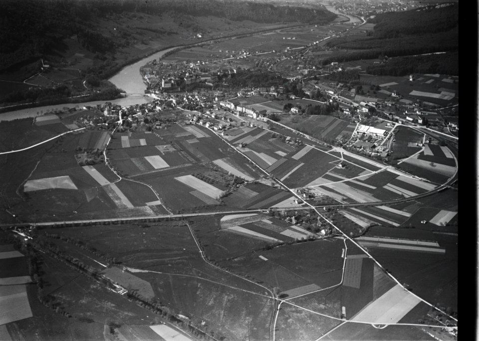 ETH-BIB-Aarburg v. S. aus 500 m-Inlandflüge-LBS MH01-000518