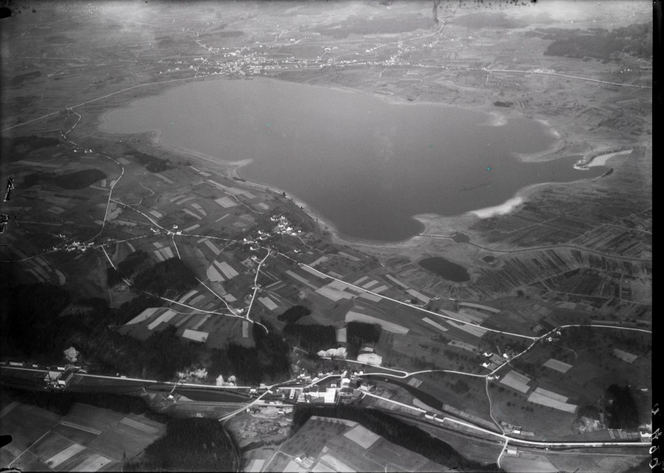 ETH-BIB-Aathal Seegräben, Pfäffikon, Pfäffikersee-Inlandflüge-LBS MH01-000429