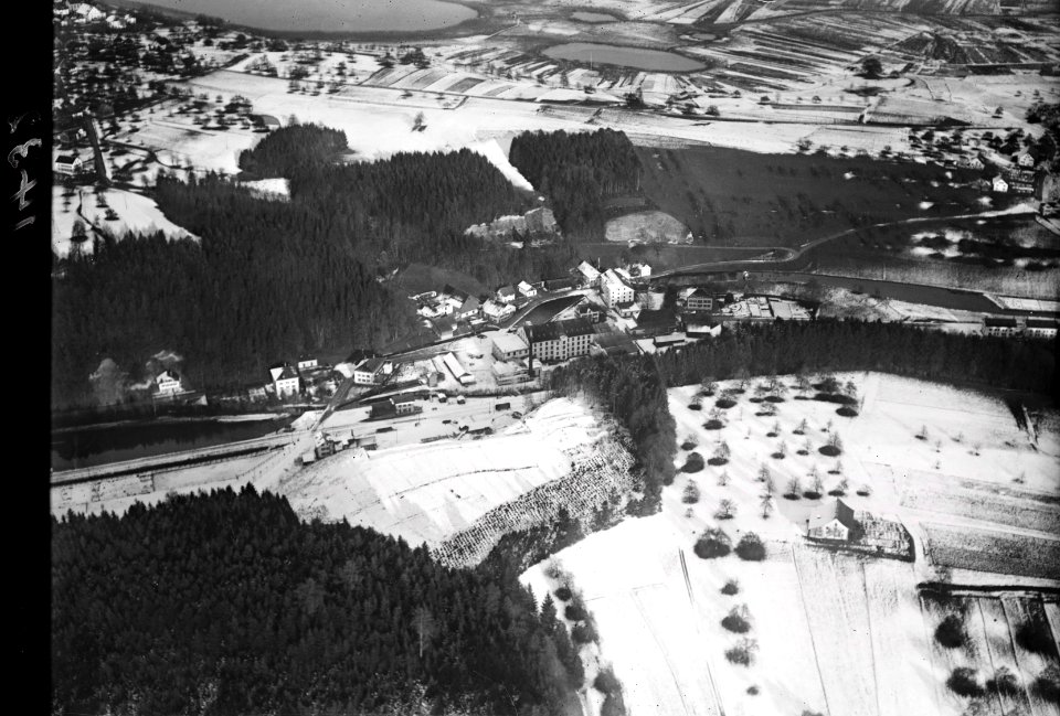 ETH-BIB-Aathal Seegräben v. S. aus 300 m-Inlandflüge-LBS MH01-001432