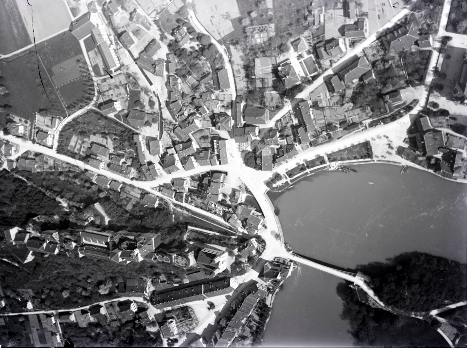 ETH-BIB-Aarburg, Zentrum aus 400 m-Inlandflüge-LBS MH01-000501