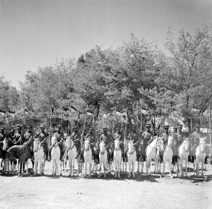 ETH-BIB-Abessinische Lanzenreiter an Militärparade-Abessinienflug 1934-LBS MH02-22-0608