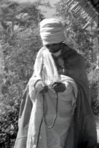 ETH-BIB-Abessinischer Priester in Debre Libanos-Abessinienflug 1934-LBS MH02-22-1026