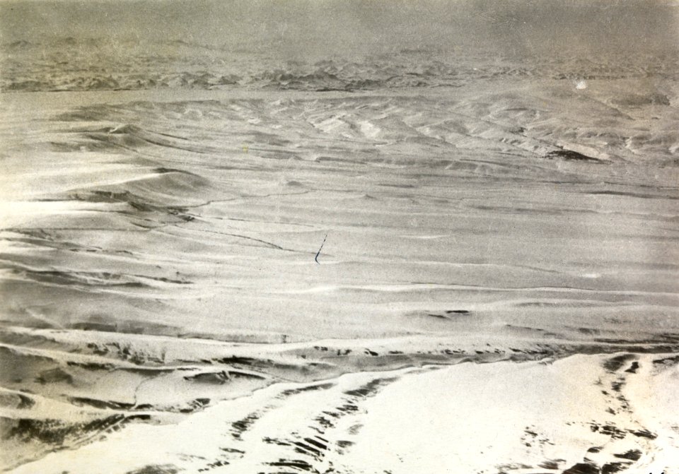 ETH-BIB-Abfall der Qasviner Hochebene beim Manjil-Pass zum Kaspischen Meer aus 4000 m Höhe-Persienflug 1924-1925-LBS MH02-02-0116-AL-FL