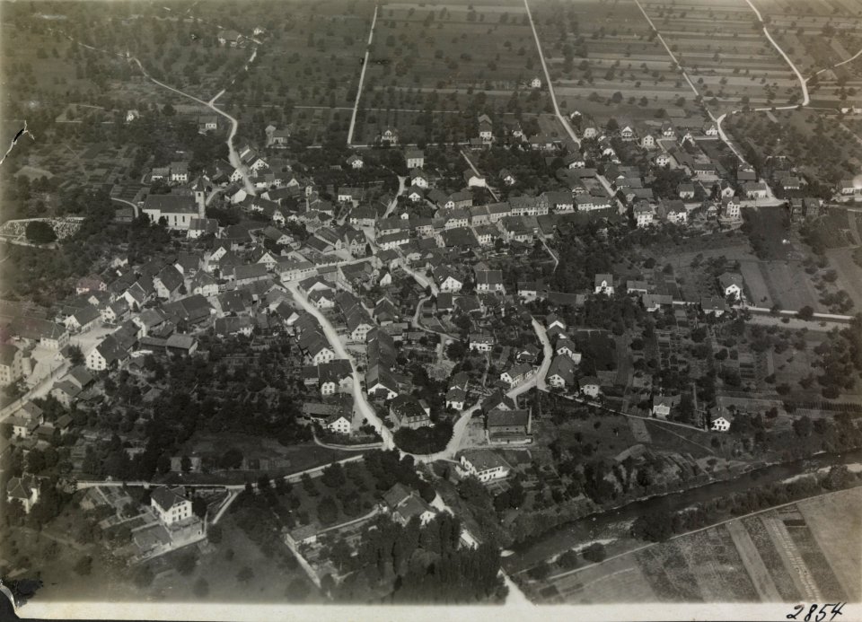 ETH-BIB-Aesch an der Birs aus 500 m-Inlandflüge-LBS MH01-002854-AL