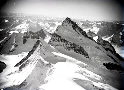 ETH-BIB-Agassizhorn, Finsteraarhorn v. N. aus 4300 m-Inlandflüge-LBS MH01-006447