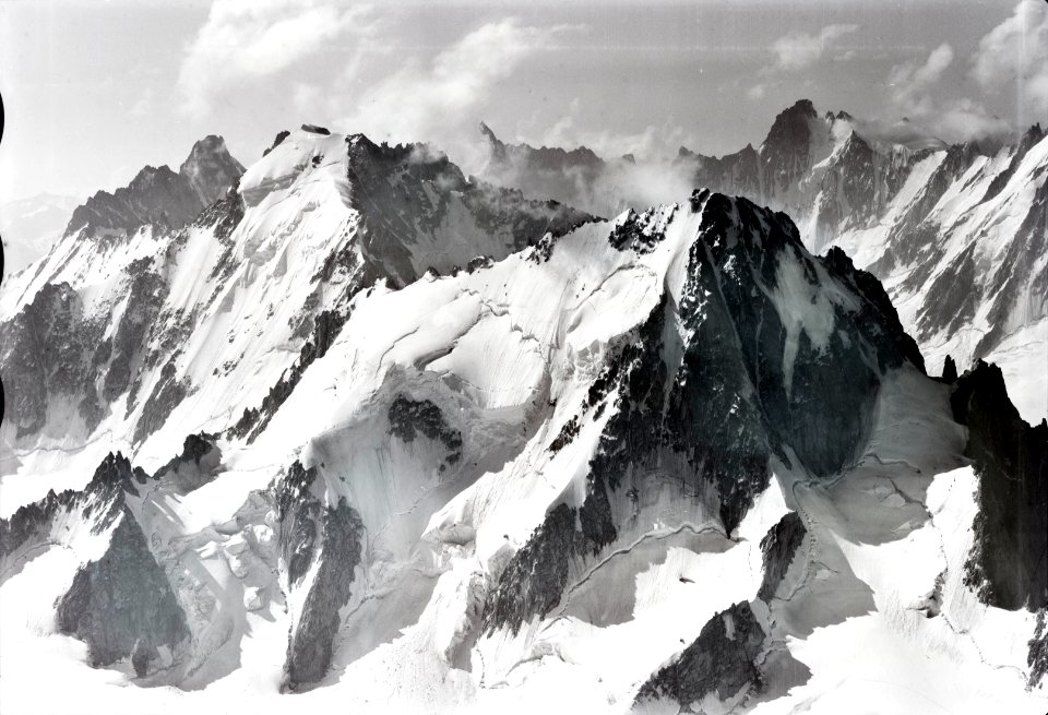 ETH-BIB-Aiguille d'Argentière, Aiguille du Chardonnet, Tour Noir, Grand Aiguille de Triolet v. N. aus 3900 m-Inlandflüge-LBS MH01-005768