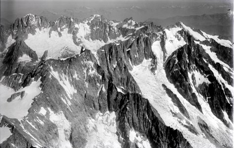 ETH-BIB-Aiguille de Triolet, Aiguille Verte v. S. aus 4500 m-Inlandflüge-LBS MH01-005183