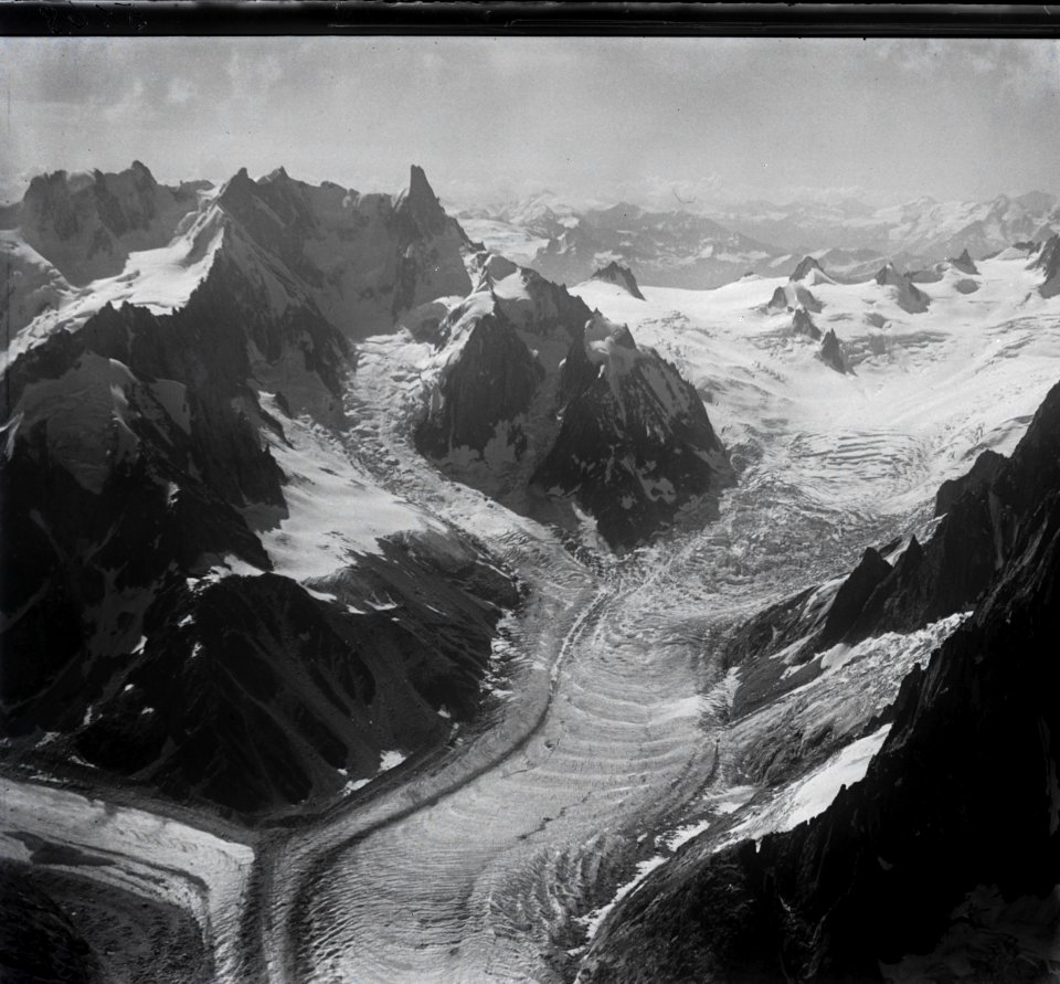 ETH-BIB-Aiguille du Géant, Mer de Glace, Grandes Jorasses, Glacier de Leschaux v. N. aus 4300 m-Inlandflüge-LBS MH01-005168