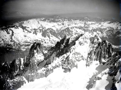 ETH-BIB-Aiguille Verte, Aiguille du Dru v. S. aus 4800 m-Inlandflüge-LBS MH01-006464
